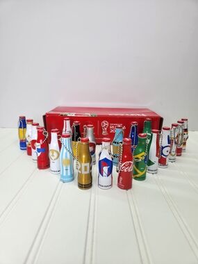Coca Cola Collection 2018 World Cup 21 Mini Bottle Keychain Set - Multicolor